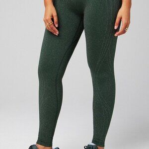 NWT Fabletics Seamless High-Waisted Legging Everpine Sparkle Size M